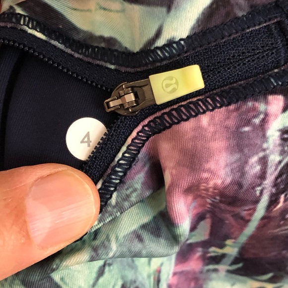 Lululemon Iridescent Multi Run Inspire Crop leggings floral size 4 running - Picture 11 of 13